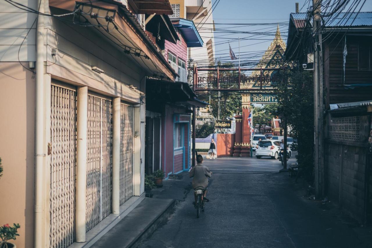One Of Us House Pansiyon Bangkok Dış mekan fotoğraf